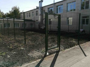 3D заборы для школы 15 метров фото в Лесном